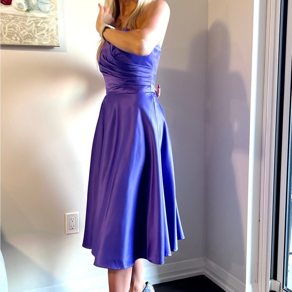 Chic satin new party gown with an elegant skirt violet colour - Picture 3 of 7